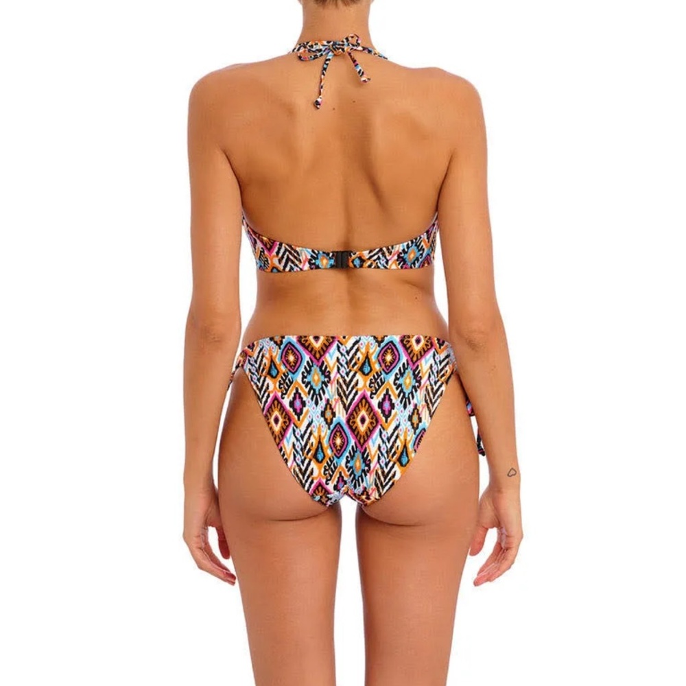 Bikini - Picture 4 of 6